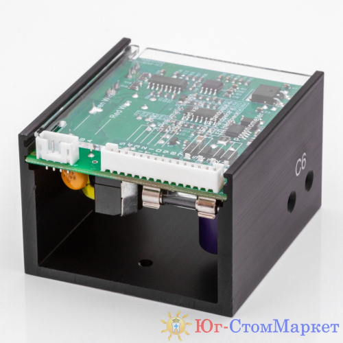 plata-skeylera-c6-so-svetom